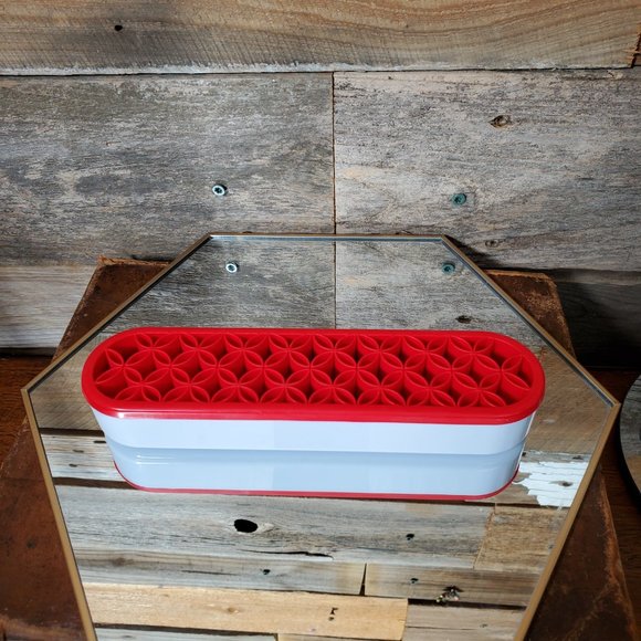 Makeup Brush Organizer- Red -Flexible-Portable-Silicone - Picture 8 of 8